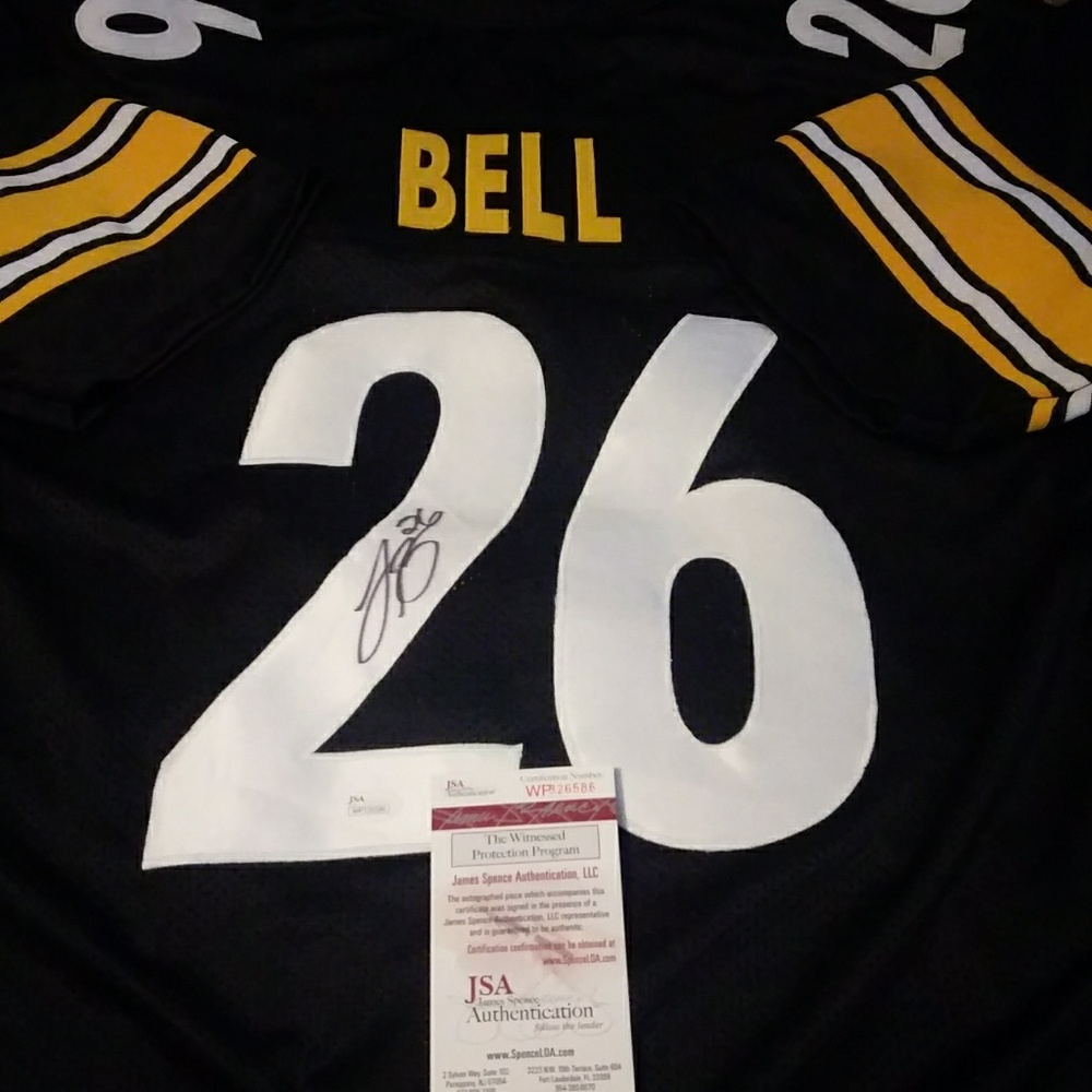 Le'Veon Bell autographed Jersey!!! Jsa cert.
